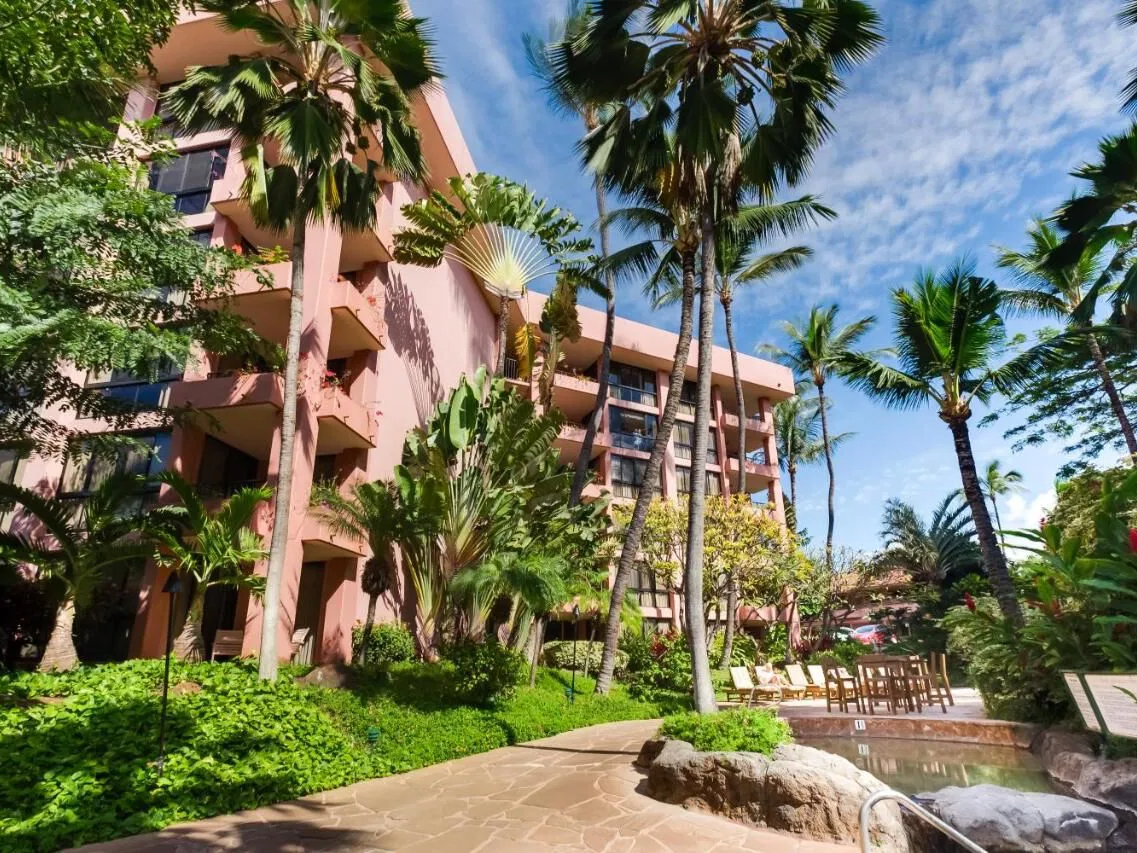 RCI Resorts in Maui: Kahana Falls