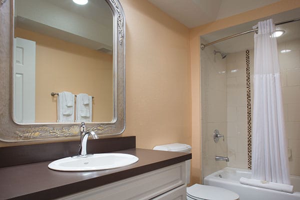 Orlando Kingstown Reef Bathroom