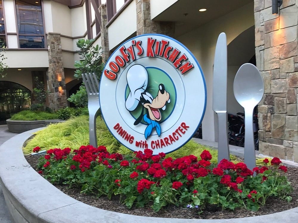Goofy's Kitchen Character Dining at Disney Resorts