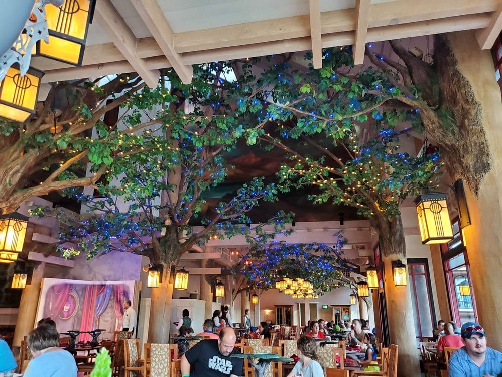 Story Book Dining at Artist's Point Character Dining at Disney Resorts