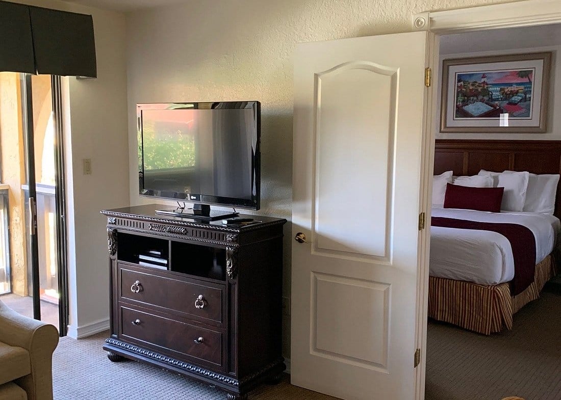 club-sevilla-living-room-area