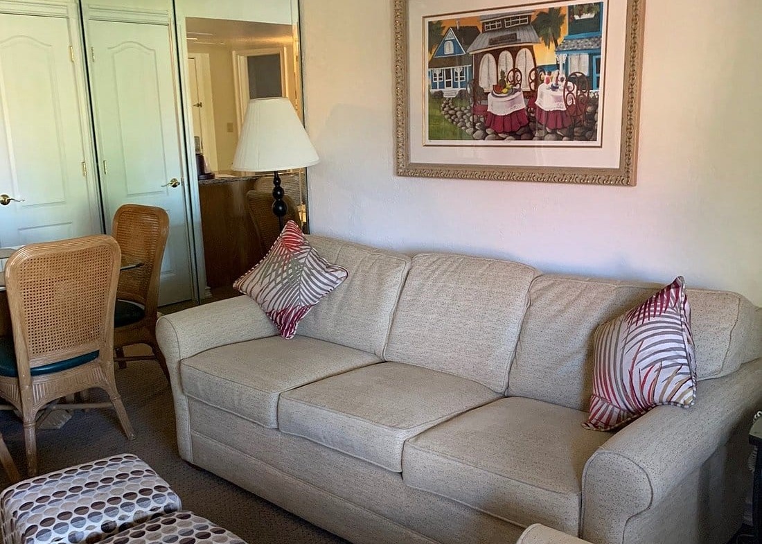 club-sevilla-living-room