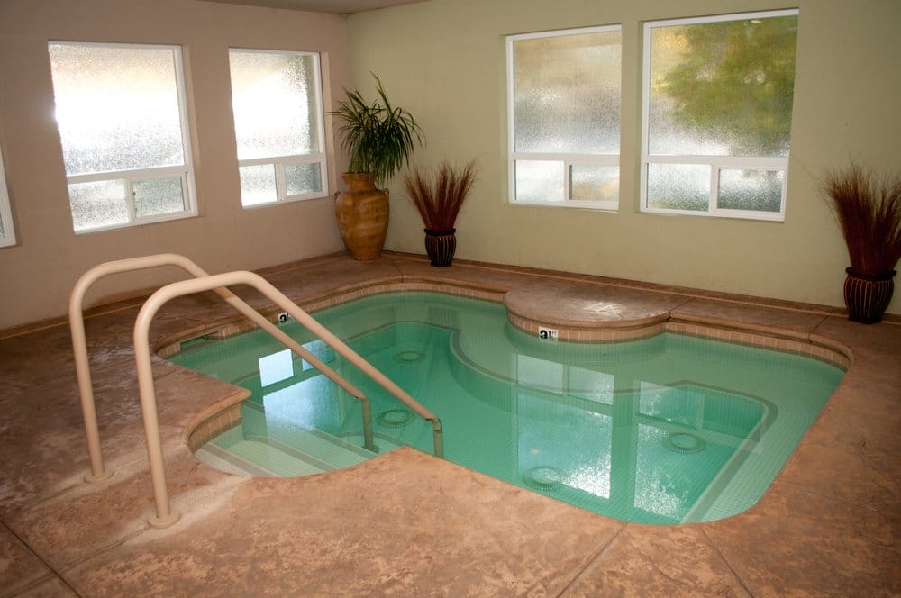 kingsbury-crossing-indoor-pool