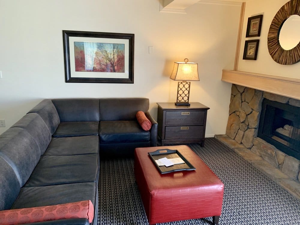 kingsbury-crossing-living-room