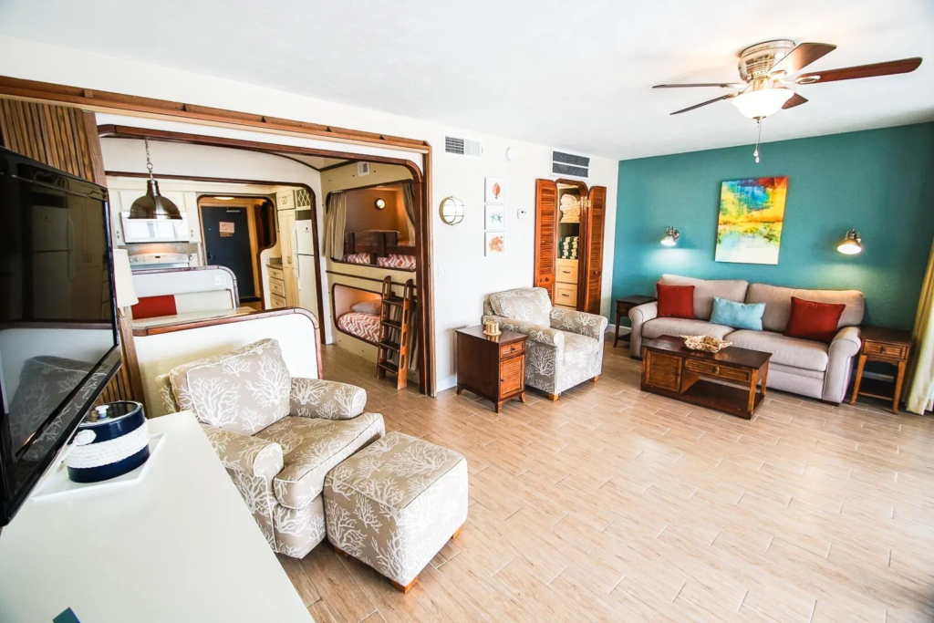 Mariner's Boathouse Living Room